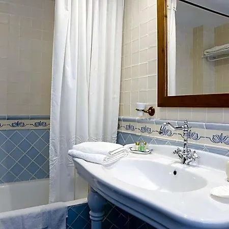 Triskel Hotell